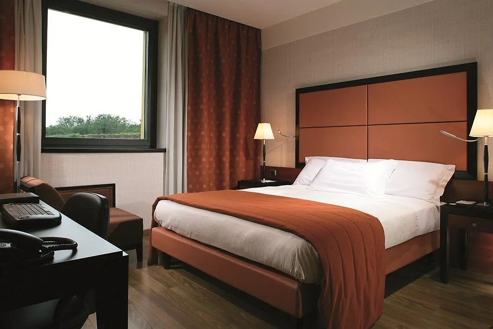 Crowne Plaza Milan - Malpensa Airport By Ihg Hotel Case Nuove