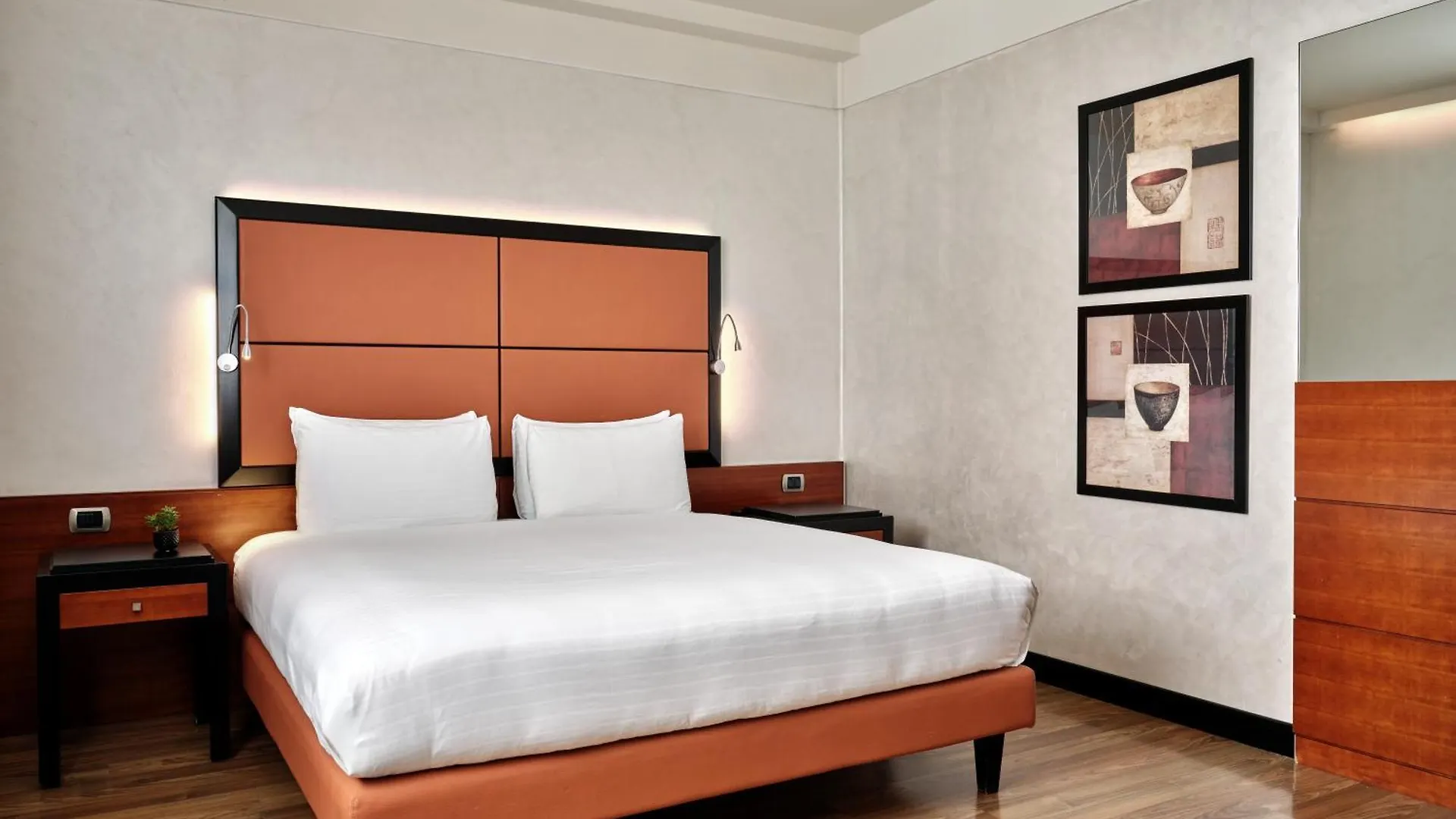 Hotel Crowne Plaza Milan - Malpensa Airport By Ihg Case Nuove  Case Nuove (Lombardy)